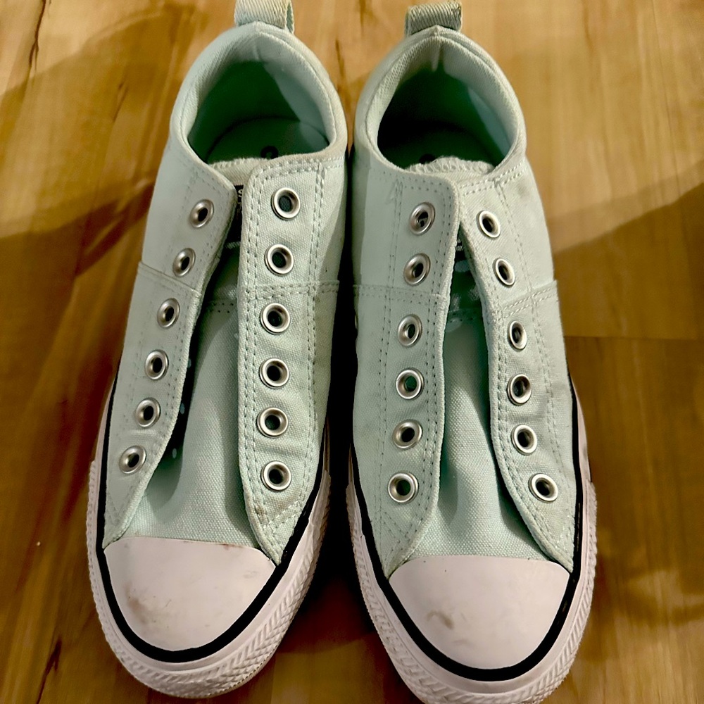 Women’s mint green converse